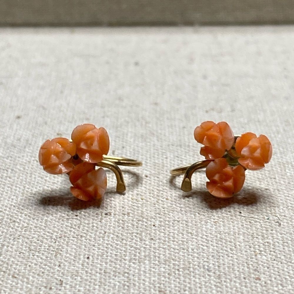 💛 Vintage 12k Gold Filled Pink Coral Carved Flower Screw Back Earrings